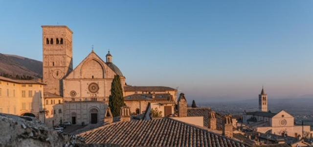 Bed and Breakfast Domus Fonte Dei Leoni Ассизи Экстерьер фото